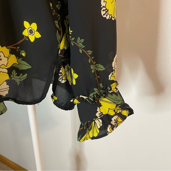 Floral Button Up Shirt Black Yellow Who What Wear Women’s Size Medium - Picture 3 of 11
